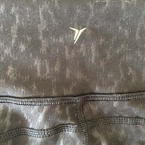 Old Navy Active Black Pattern Elevate Leggings Stretch - Picture 5 of 12